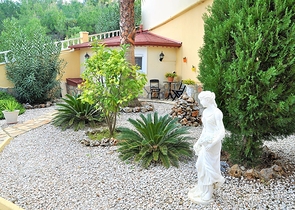 Двухэтажная вилла с видом на море