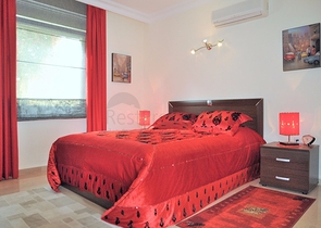 Двухэтажная вилла с видом на море