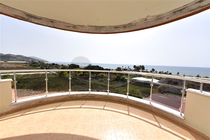 Трехкомнатная квартира с мебелью