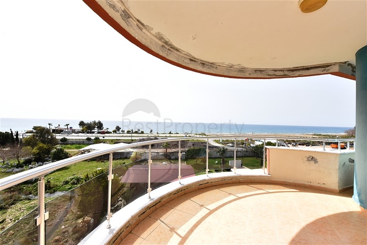 Трехкомнатная квартира с мебелью