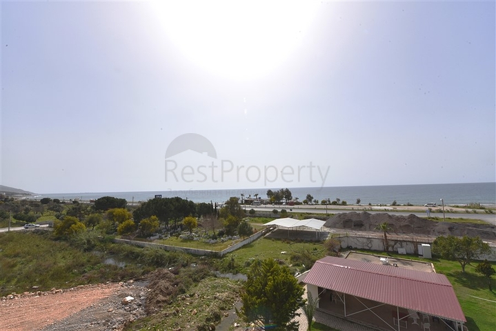 Трехкомнатная квартира с мебелью