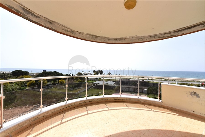 Трехкомнатная квартира с мебелью