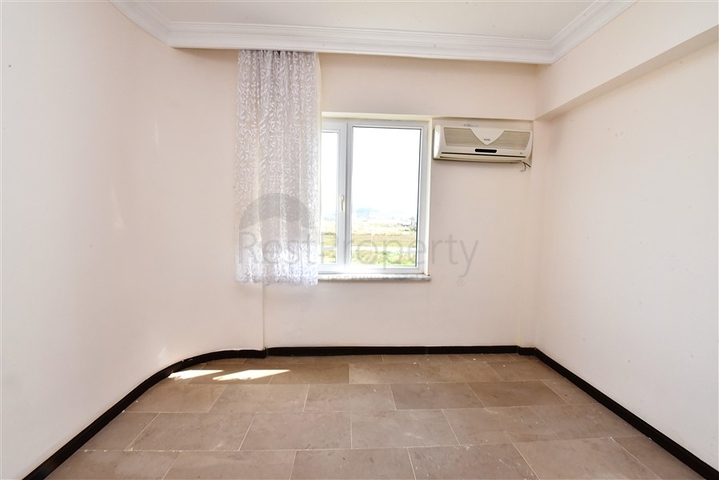 Трехкомнатная квартира с мебелью