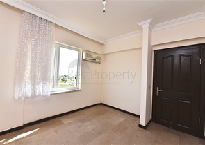 Трехкомнатная квартира с мебелью