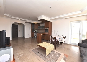 Трехкомнатная квартира с мебелью