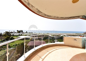 Трехкомнатная квартира с мебелью