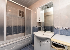 Трехкомнатная квартира с мебелью