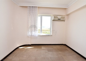 Трехкомнатная квартира с мебелью