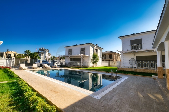 Вилла с 3 спальнями в Гейнюке Кемере