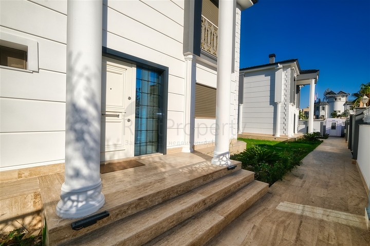 Вилла с 3 спальнями в Гейнюке Кемере