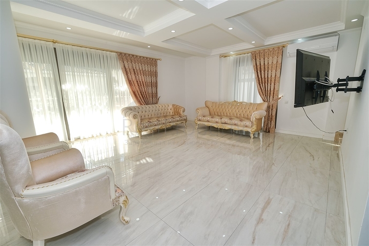 Вилла с 3 спальнями в Гейнюке Кемере