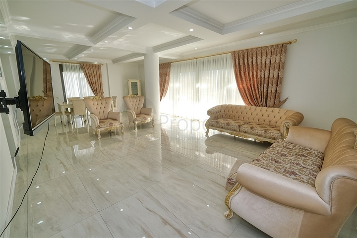 Вилла с 3 спальнями в Гейнюке Кемере