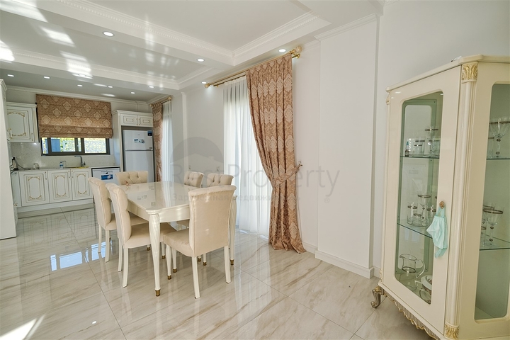 Вилла с 3 спальнями в Гейнюке Кемере