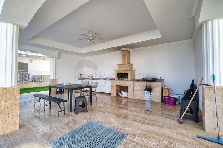 Вилла с 3 спальнями в Гейнюке Кемере