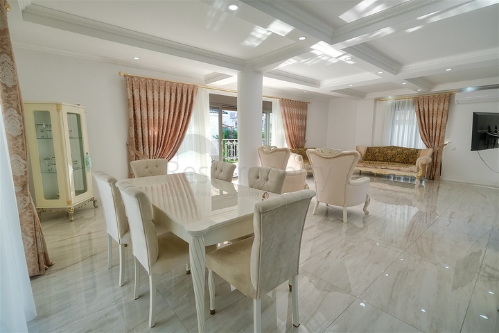 Вилла с 3 спальнями в Гейнюке Кемере