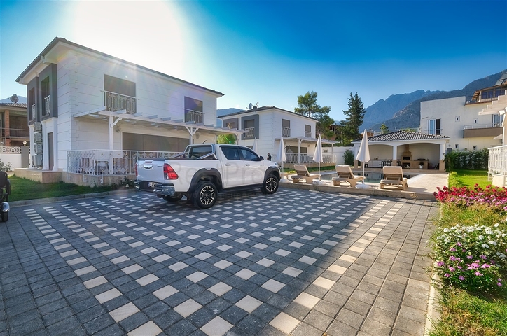 Вилла с 3 спальнями в Гейнюке Кемере