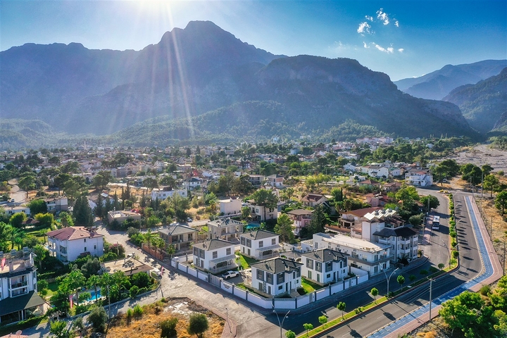 Вилла с 3 спальнями в Гейнюке Кемере