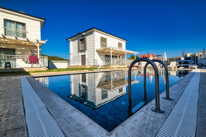 Вилла с 3 спальнями в Гейнюке Кемере