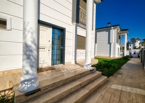 Вилла с 3 спальнями в Гейнюке Кемере