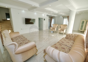 Вилла с 3 спальнями в Гейнюке Кемере