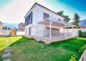 Вилла с 3 спальнями в Гейнюке Кемере