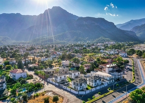 Вилла с 3 спальнями в Гейнюке Кемере