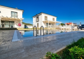 Вилла с 3 спальнями в Гейнюке Кемере