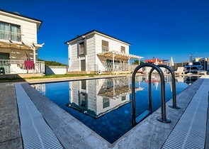 Вилла с 3 спальнями в Гейнюке Кемере