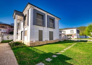 Вилла с 3 спальнями в Гейнюке Кемере