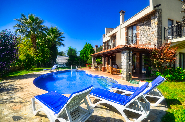 Уютная вилла с 3 спальнями в Фетхие