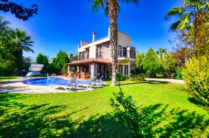 Уютная вилла с 3 спальнями в Фетхие