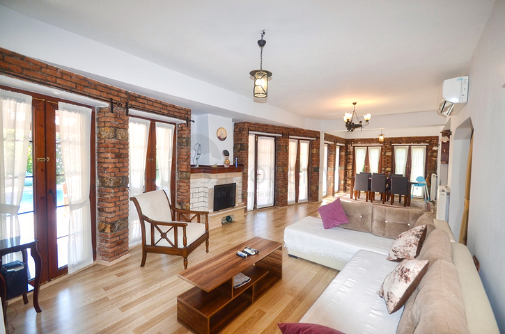 Уютная вилла с 3 спальнями в Фетхие