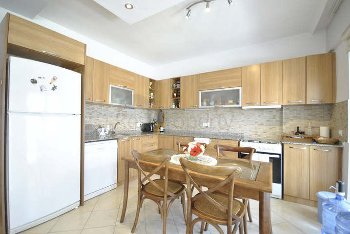 Квартира 2+1 с мебелью в Чамьюва Кемере 500 м до моря