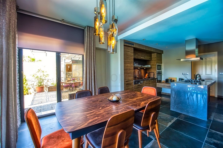 Вилла 3+1 с мебелью с личным бассейном в Оваджике Фетхие