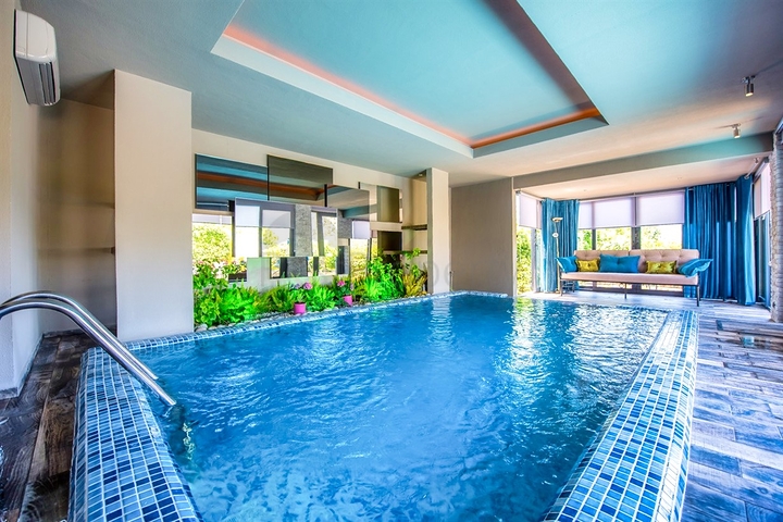 Вилла 3+1 с мебелью с личным бассейном в Оваджике Фетхие