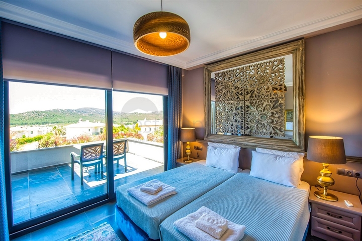 Вилла 3+1 с мебелью с личным бассейном в Оваджике Фетхие