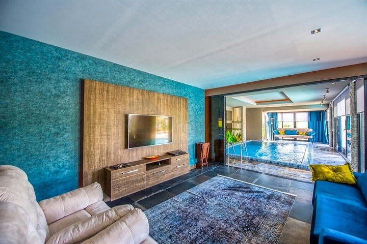 Вилла 3+1 с мебелью с личным бассейном в Оваджике Фетхие