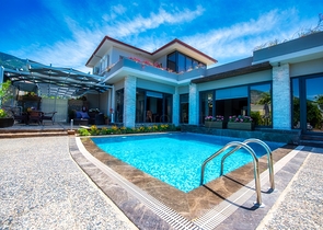 Вилла 3+1 с мебелью с личным бассейном в Оваджике Фетхие