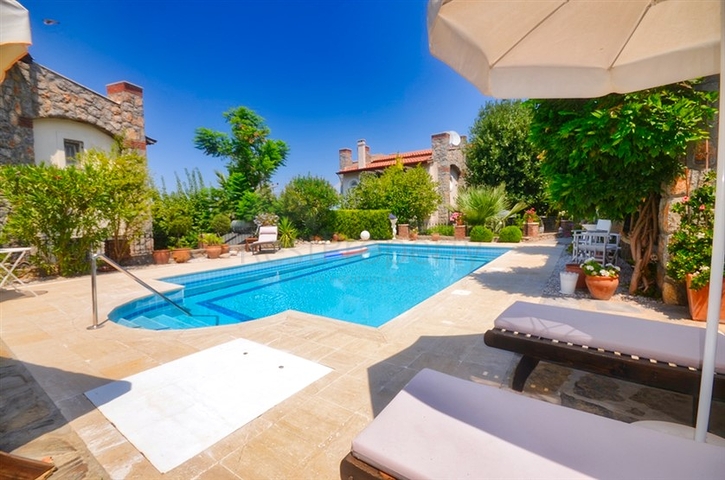 Отдельностоящая вилла 3+1 в Оваджике Фетхие