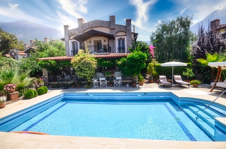 Отдельностоящая вилла 3+1 в Оваджике Фетхие