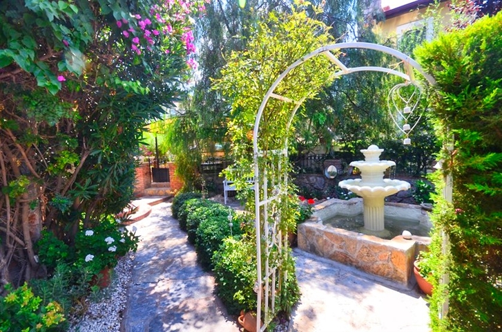 Отдельностоящая вилла 3+1 в Оваджике Фетхие