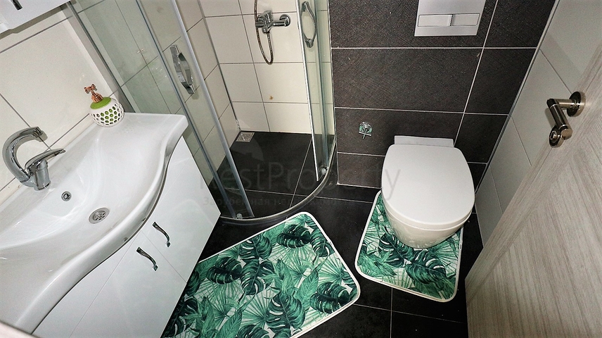 Двухкомнатная квартира с мебелью