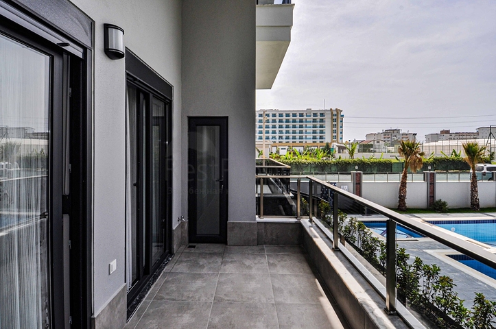 Трехкомнатная квартира с мебелью