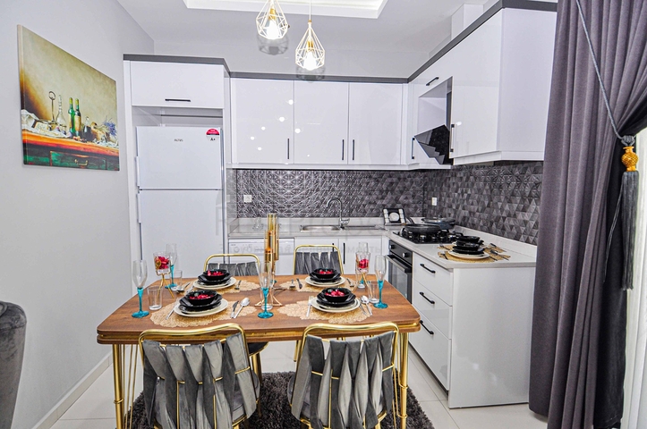 Трехкомнатная квартира с мебелью