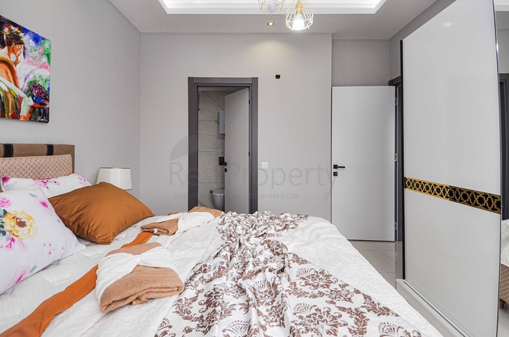 Трехкомнатная квартира с мебелью