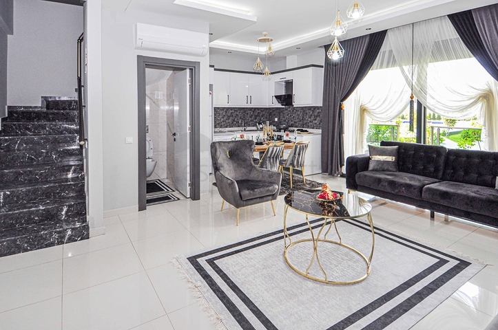 Трехкомнатная квартира с мебелью