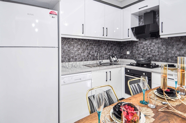 Трехкомнатная квартира с мебелью