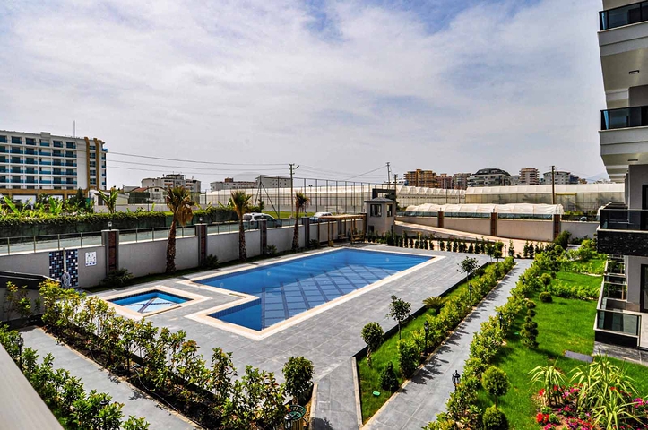 Трехкомнатная квартира с мебелью