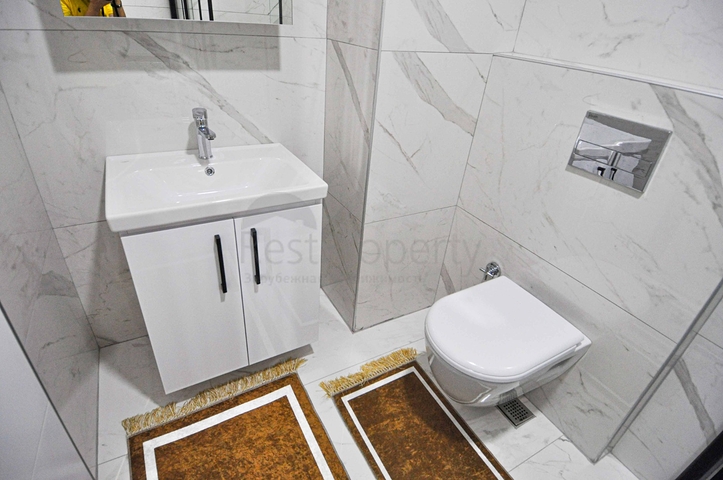 Трехкомнатная квартира с мебелью