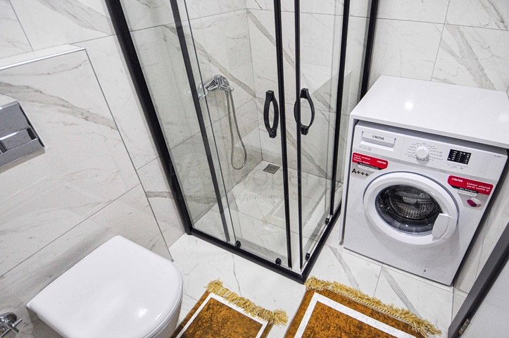 Трехкомнатная квартира с мебелью